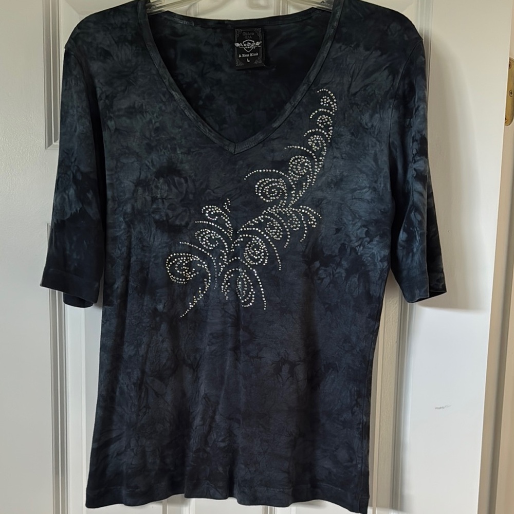 Gray Fitted Embellished Blouse with Elbow-Length Sleeves